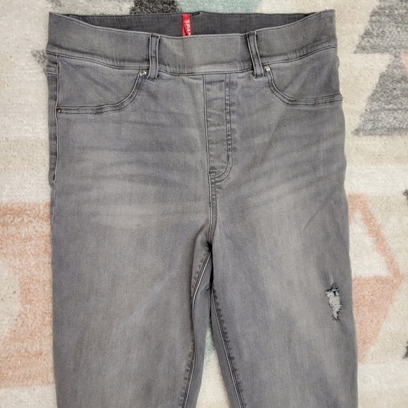 SPANX Vintage Distressed Gray Ankle Skinny Jeans Size Medium - Picture 8 of 11